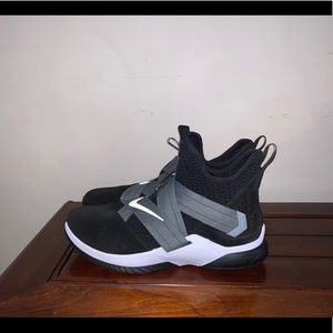 Nike LeBron Zoom Soldier 12 Air Raid